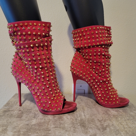 Pink Louboutin Guerilla Spiked Slouchy Booties 38.5 - Picture 2 of 10
